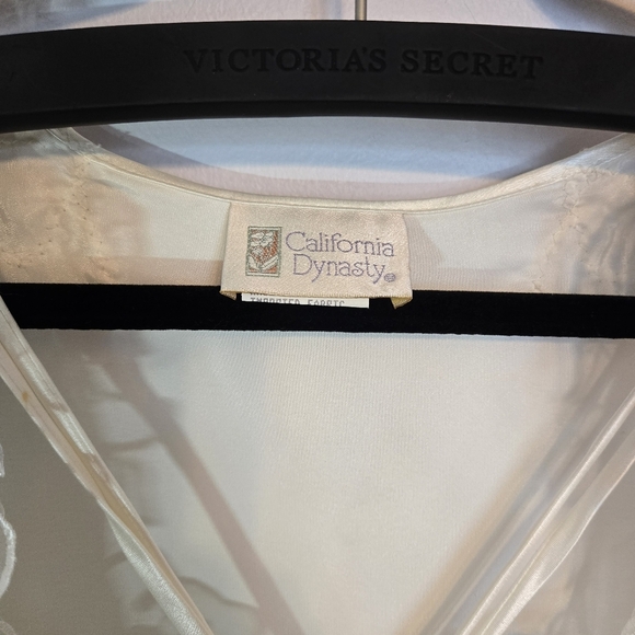 Expressions by California Dynasty beautiful VINTAGE bridal nite gown & robe set - Picture 4 of 16